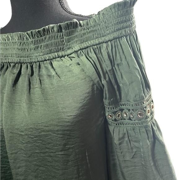 Jennifer Lopez Blouse - Picture 2 of 11